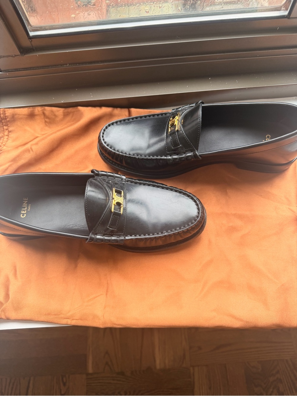Women’s Celine Luco Loafer, Black leather, gold hardware, 38 - Picture 5 of 7